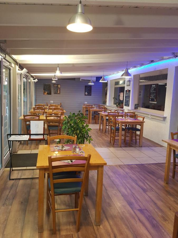 Le Sporting Hotel Beaumont-sur-Leze Exterior foto