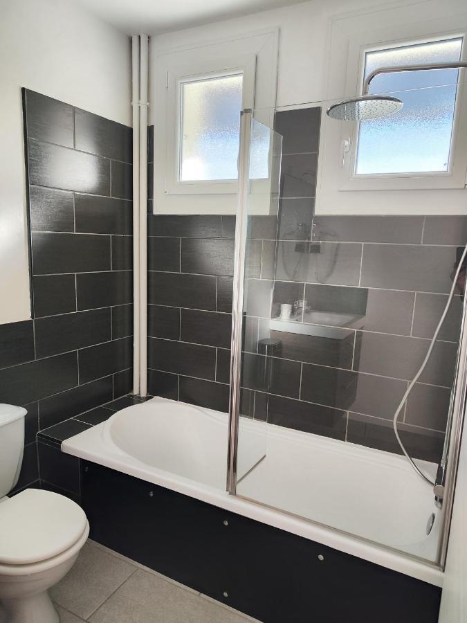 Le Sporting Hotel Beaumont-sur-Leze Exterior foto